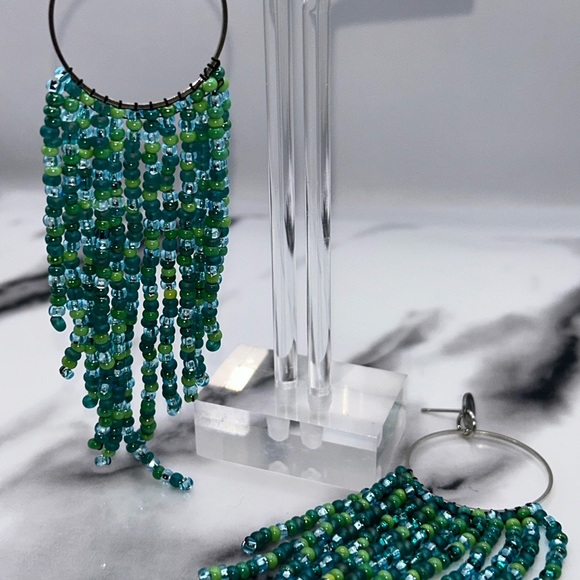 Elegant Beaded Fringe Earrings in Green and Blue - Picture 2 of 4